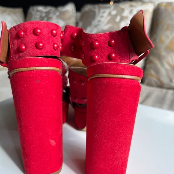 Halston, size 6, red suede leather platform - Picture 3 of 4